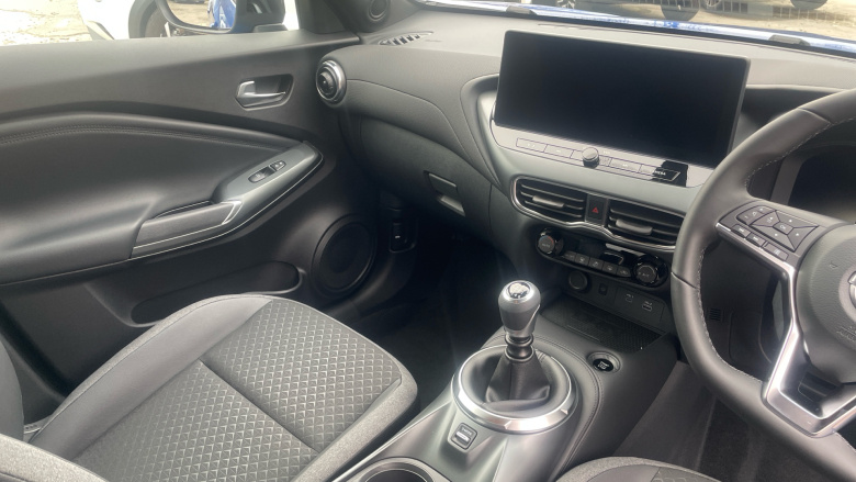 Nissan Juke 1.0 DiG-T N-Connecta 5dr Petrol Hatchback
